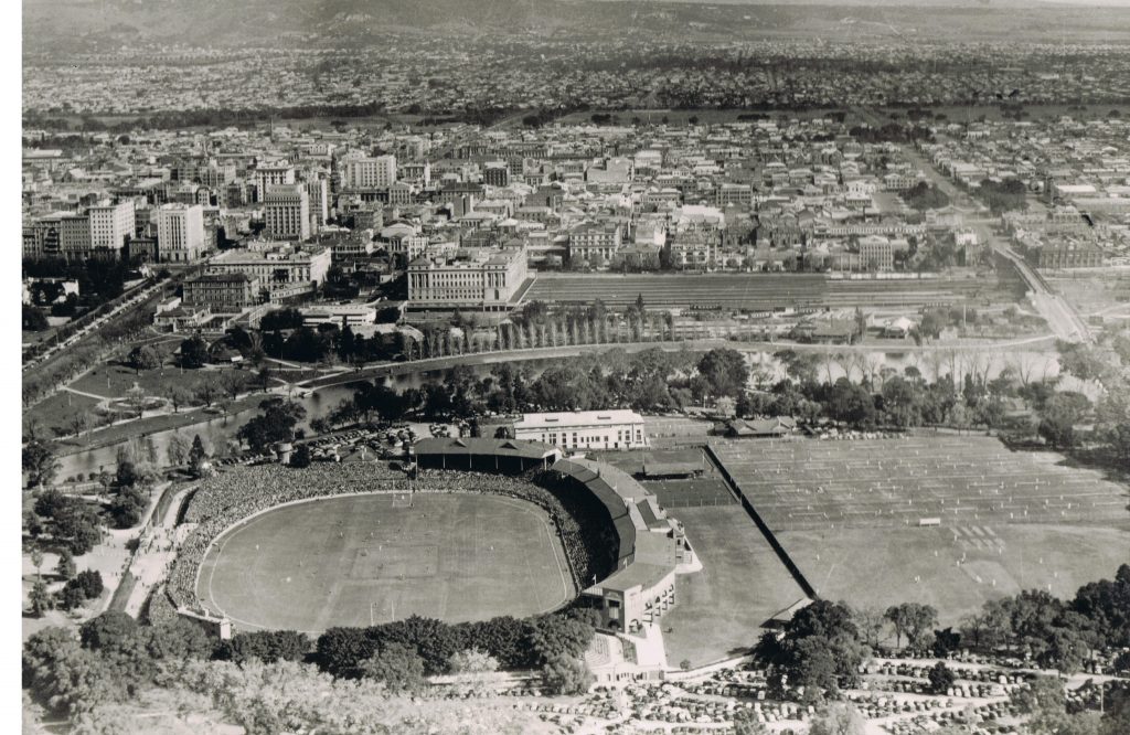Adelaide Oval 1946 – Murray Bridge Rowing Club